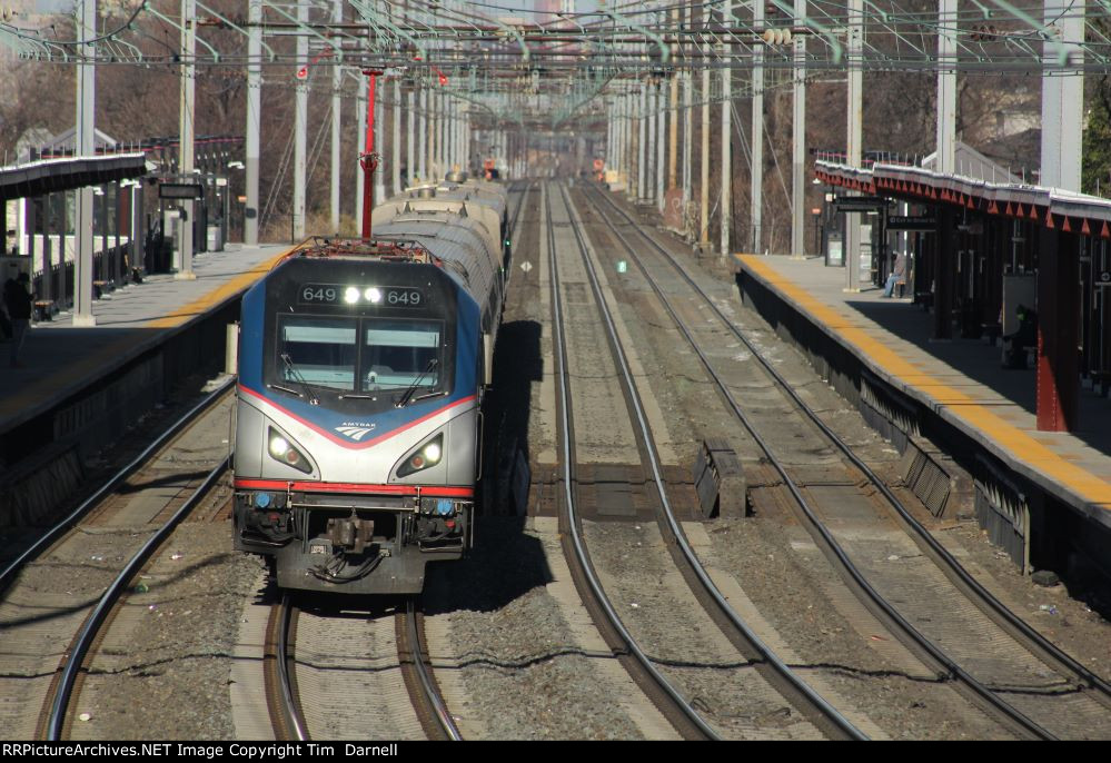 AMTK 649 leads the Crescent